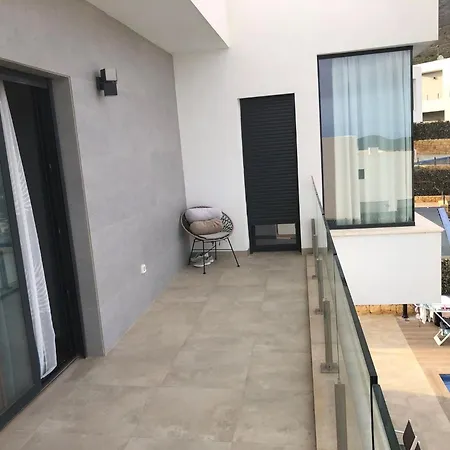 Spacious With Private Pool In *