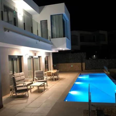 Spacious With Private Pool In Finestrat