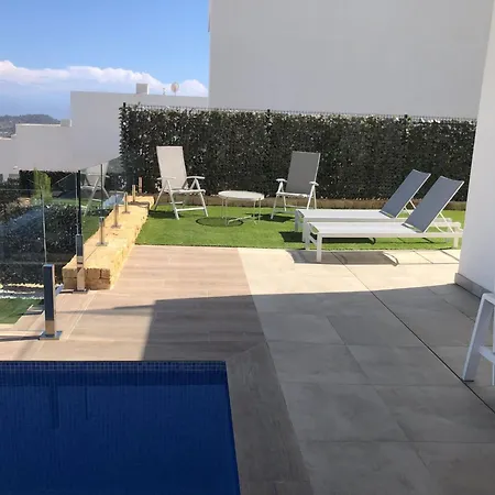 Villa Scenic With Heated Pool *